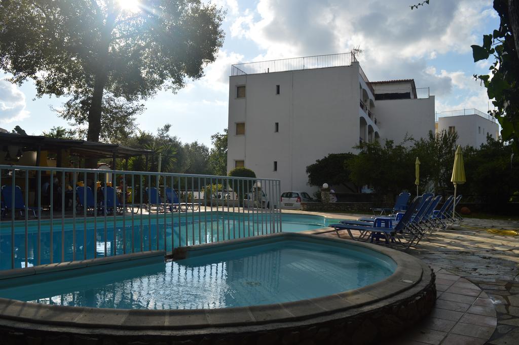 Hotel Lalaria Skiathos Exterior photo